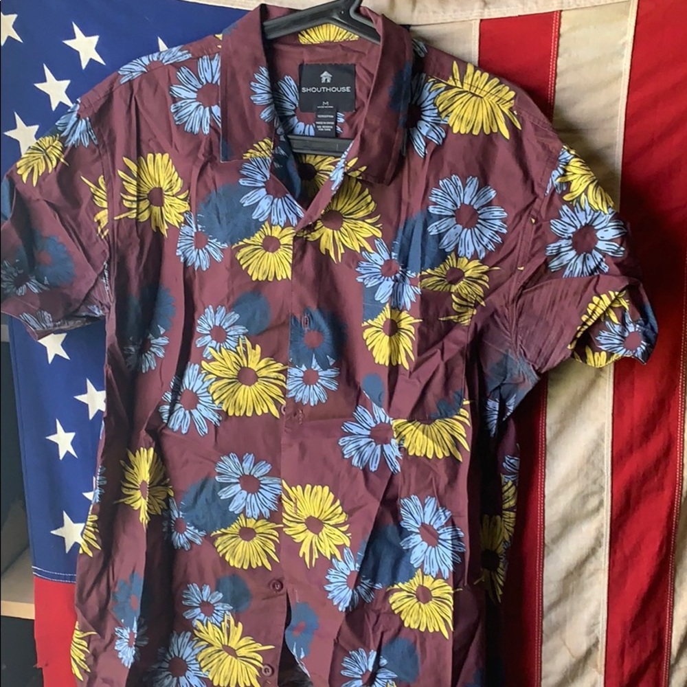 Retro style Hawaiian button up medium